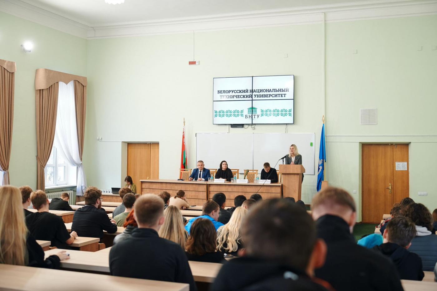 В БНТУ прошла диалоговая площадка на тему профилактики заболеваний и правонарушений в молодежной среде
